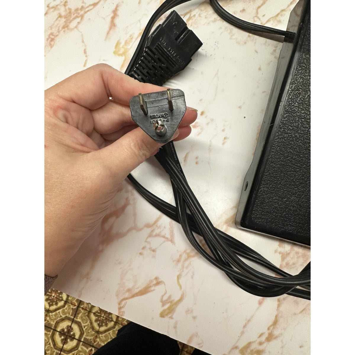 Genuine Bernette YDK YC-420-4 Foot Controller w/ Power Cord 3-Pin Rectangle Plug