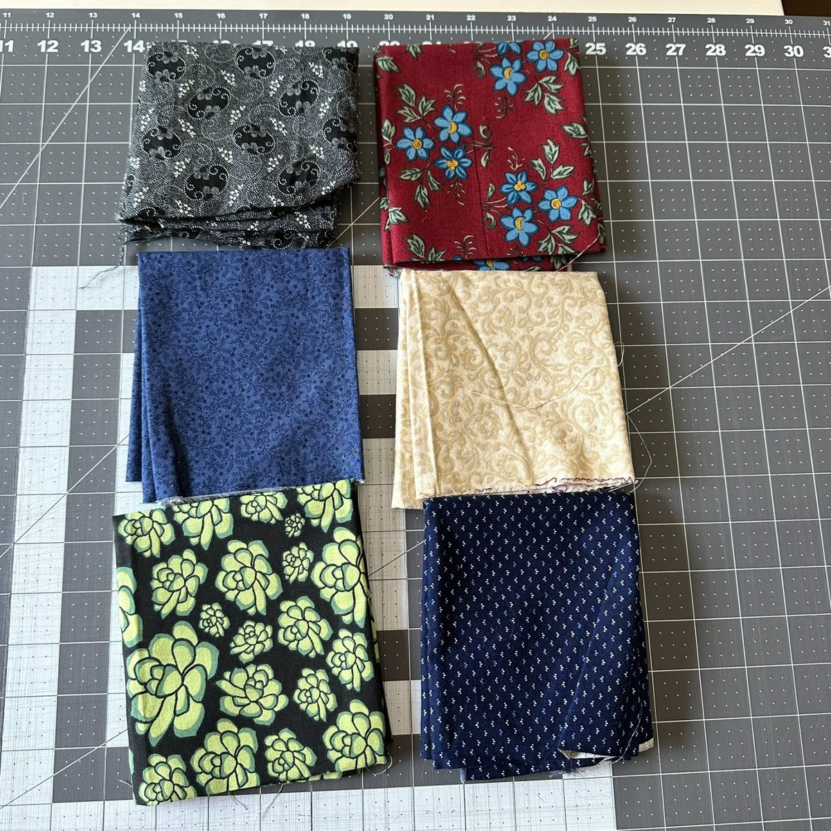 Dark Academia Style Fat Quarter Bundle 16 Pieces Moody Quilting Cotton Destash