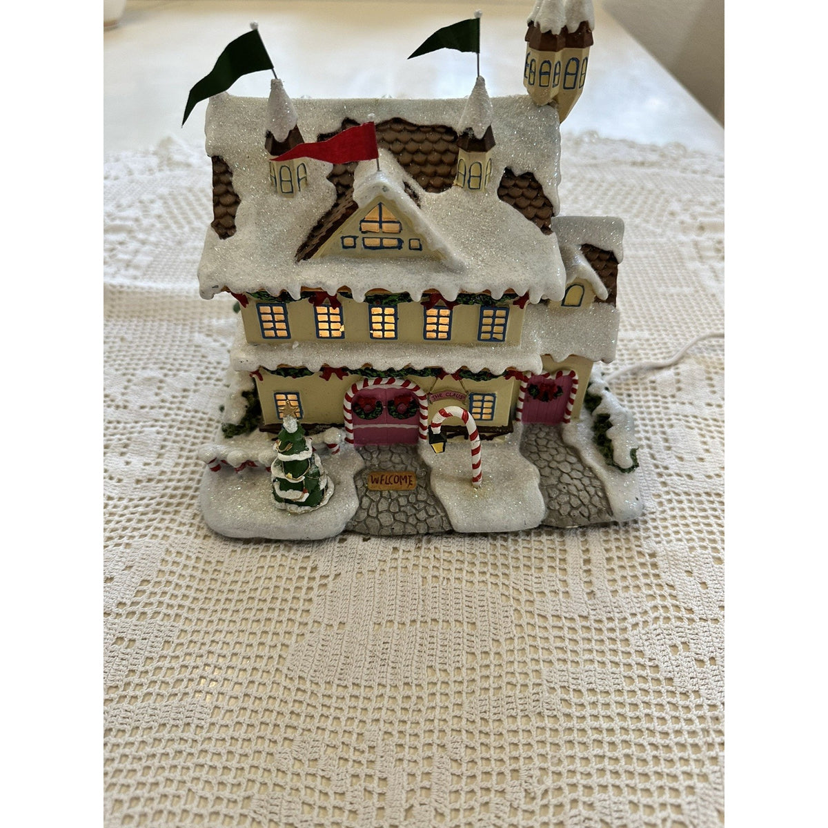 Hawthorne Christmas Village Rudolph's Christmas Town- Santa & Mrs Clause Castle