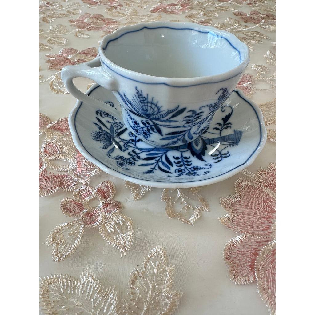 Vintage Blue Danube Japan Blue Onion Cup & Saucer Set of 5 Porcelain Tea Coffee