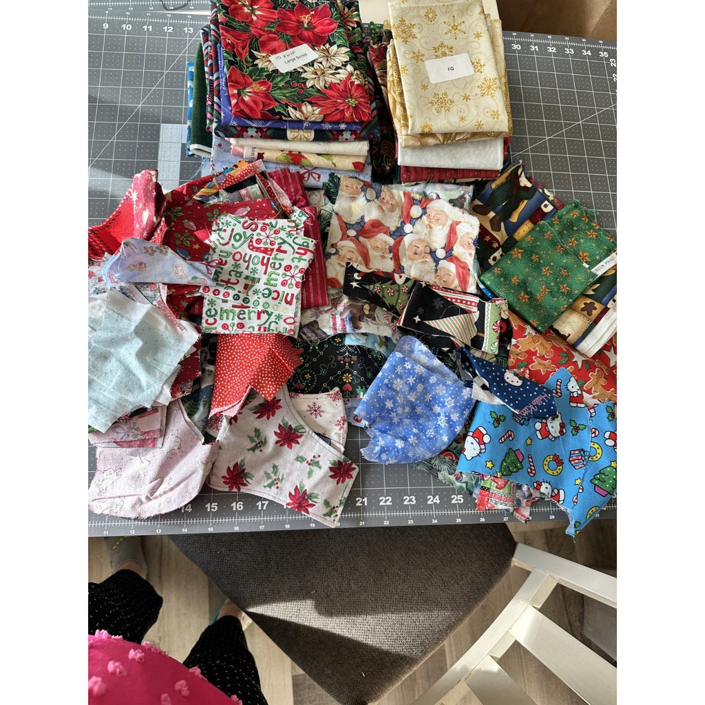 VTG Christmas Quilting Cotton Fabric Lot 25+ Prints 9 Yds, FQ, Scraps Destash