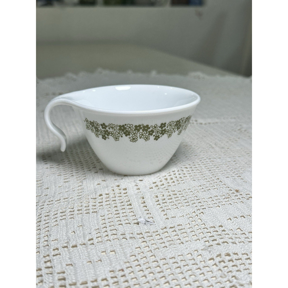 VTG Corelle Spring Blossom Green Teacups Hook Handle Crazy Daisy Set of 4 MCM
