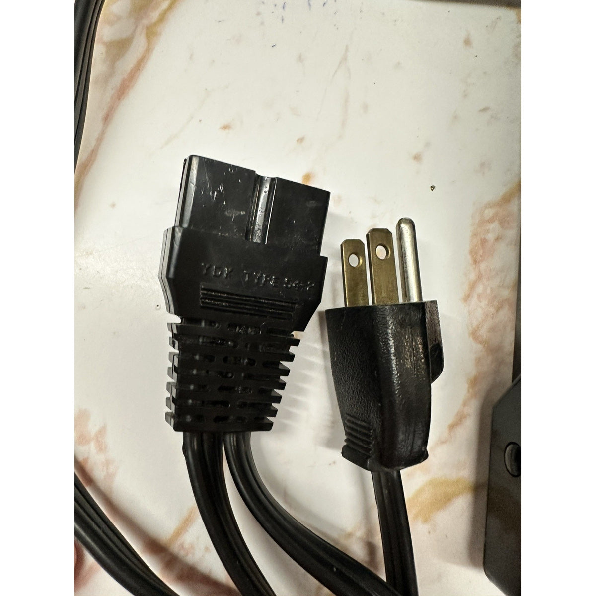 Genuine Bernette YDK YC-420-4 Foot Controller w/ Power Cord 3-Pin Rectangle Plug