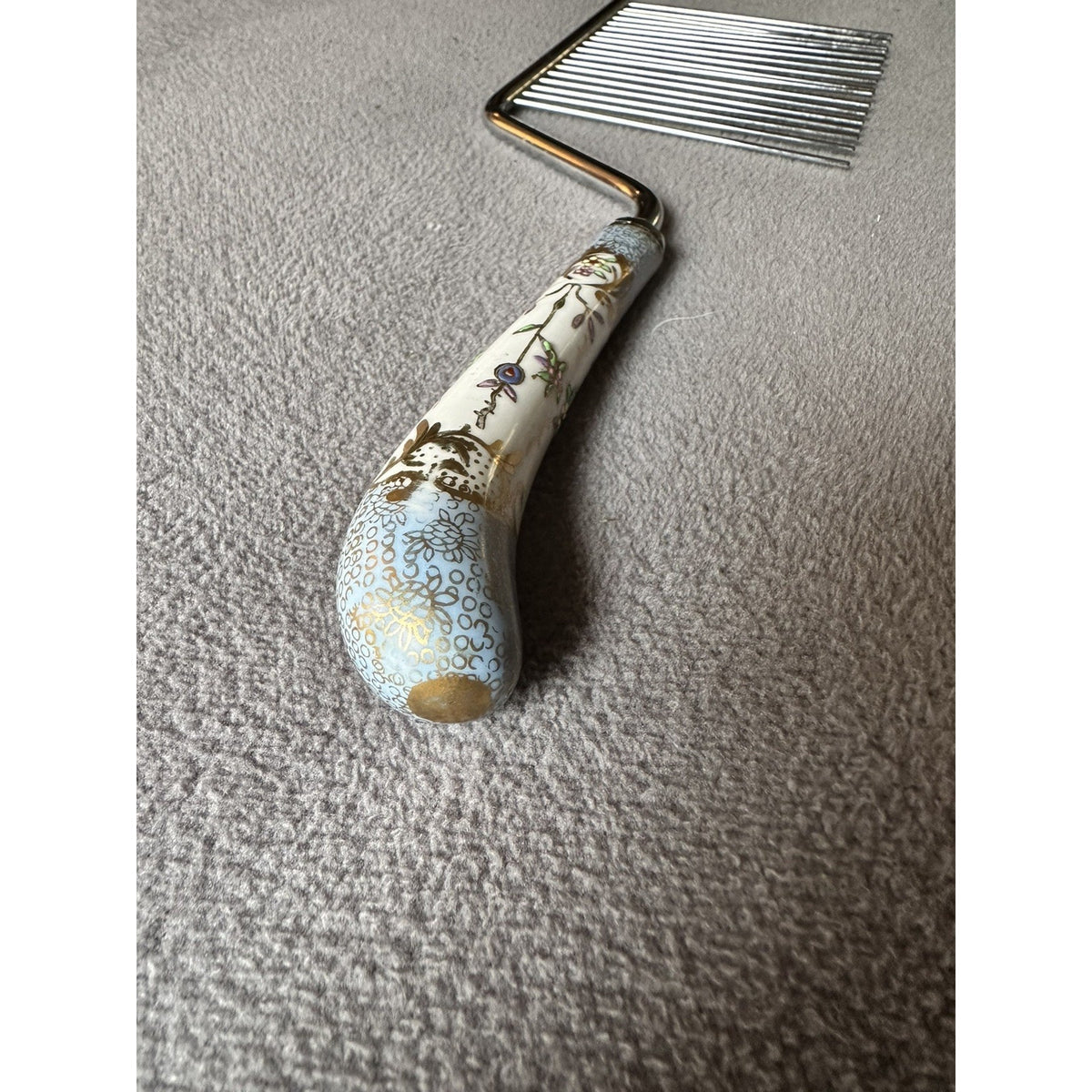 Vintage Porcelain Handle Angel Food Cake Breaker Comb Floral Slicer Cutter