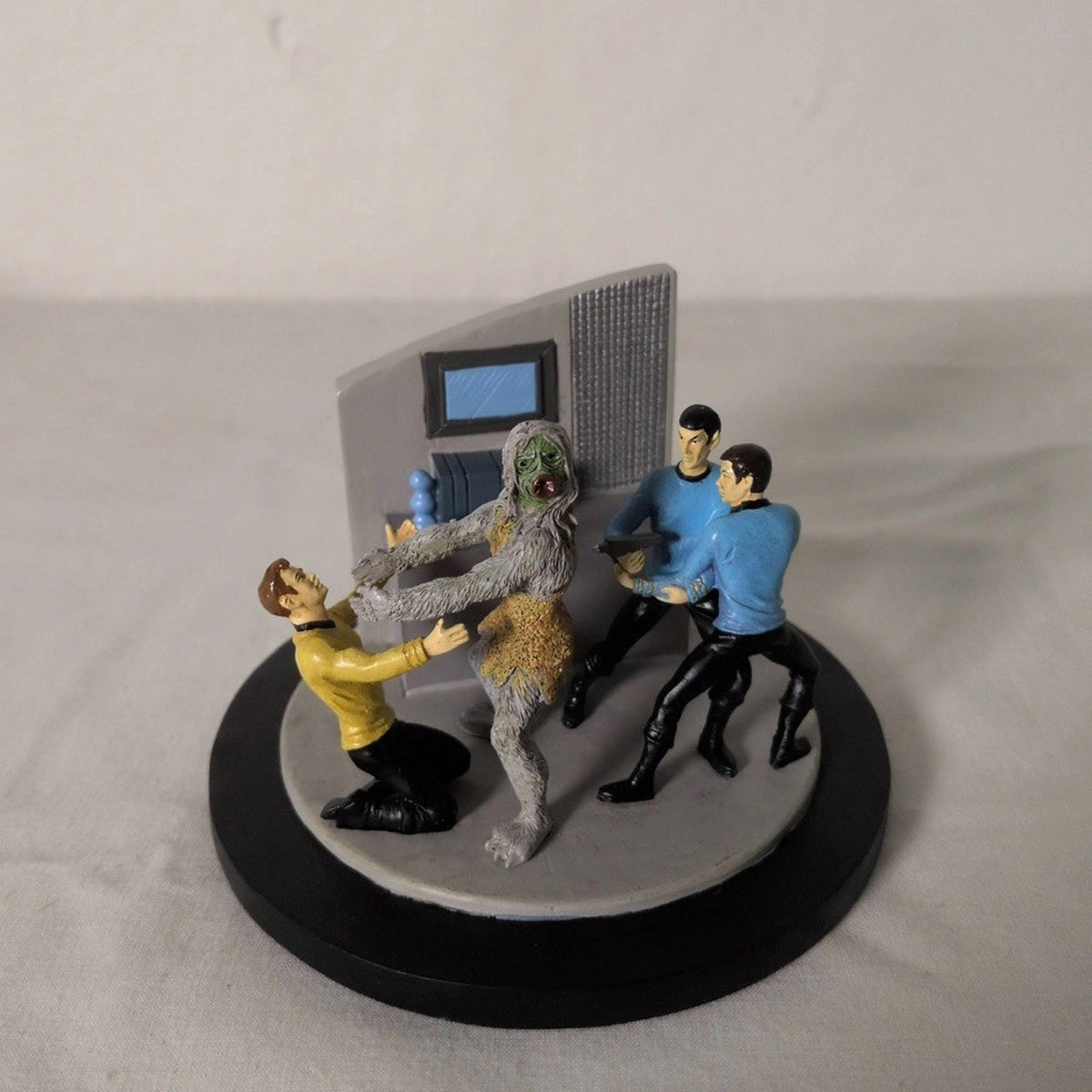 Hawthorne Village Star Trek Man Trap + Menagerie COA Diorama Enterprise