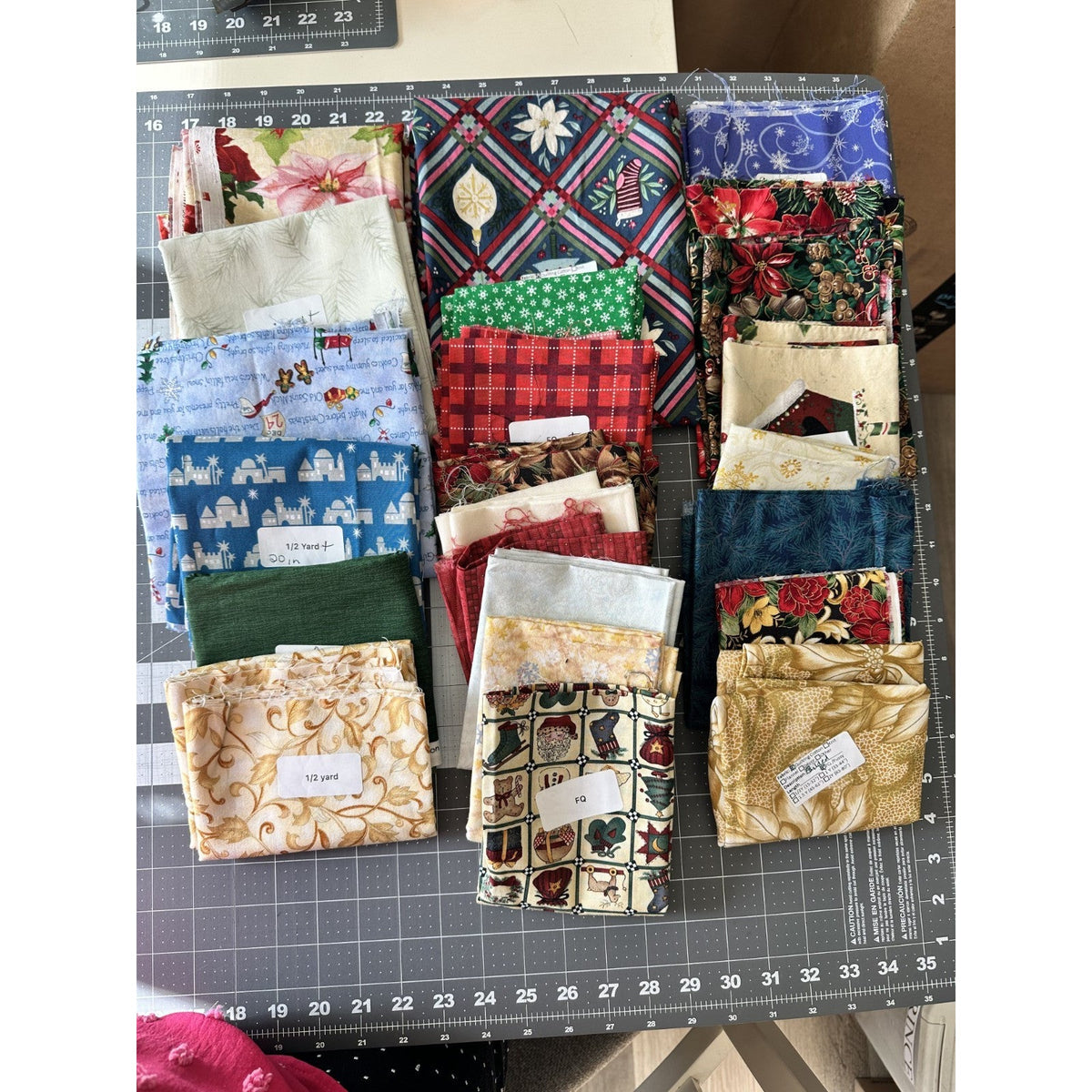VTG Christmas Quilting Cotton Fabric Lot 25+ Prints 9 Yds, FQ, Scraps Destash