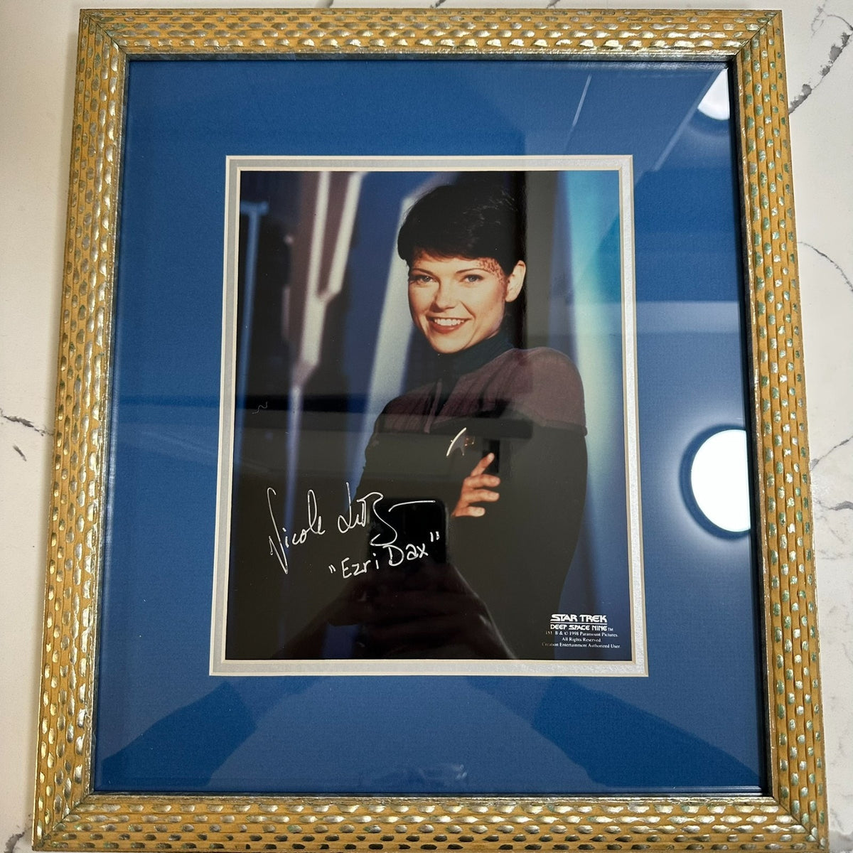 Star Trek Autograph Nicole de Boer DS9 Photo Jeri Ryan Voyager Plaque Bust Lot