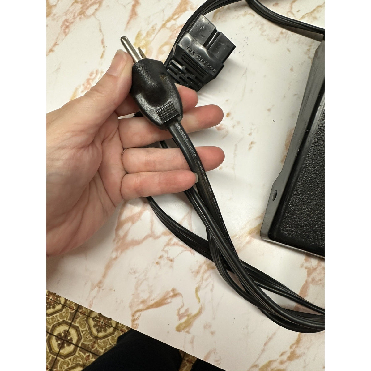 Genuine Bernette YDK YC-420-4 Foot Controller w/ Power Cord 3-Pin Rectangle Plug