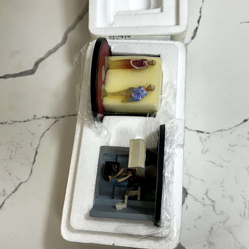 Hawthorne Village Star Trek Space Seed & Mudd's Women Dioramas Enterprise COA